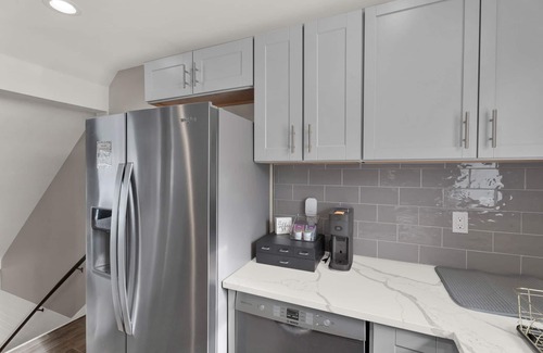 Birmingham Casa | Birmingham Retreat - Work & Play