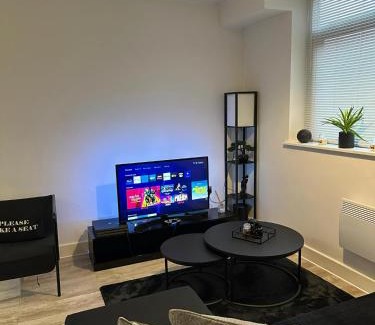 Bloxwich Apartamento | Birmingham Solihull 1-Bed Apt Sleeps 3 w Parking