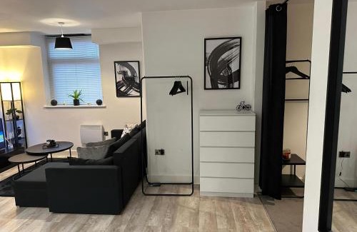 Bloxwich Apartamento | Birmingham Solihull 1-Bed Apt Sleeps 3 w Parking