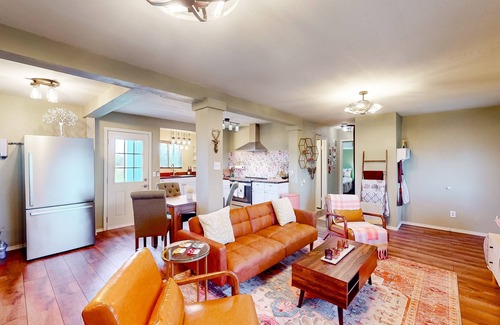 Chappell Hill Casa | Birthplace of Texas home with wood-burning firepit, porch, & private W/D