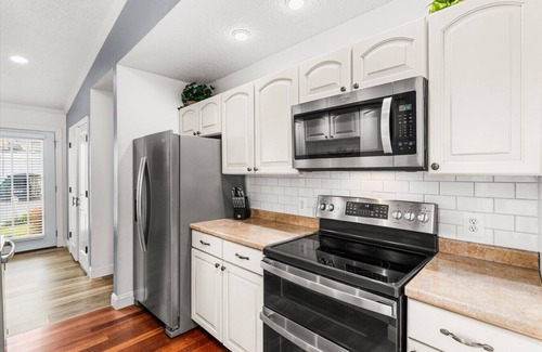 Little Salisbury Casa | Biscayne Bungalow- Coastal Charm Near the Beach