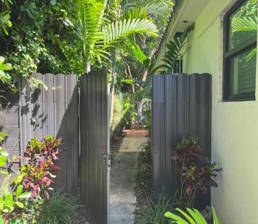 North Miami Casa | Biscayne Park Guest House