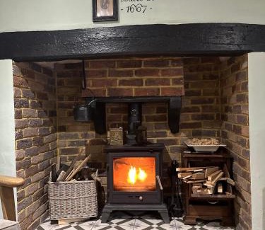 Horsham Casa | Bishopric Cottage 2 Bedroom Cottage In Horsham Built In 1667