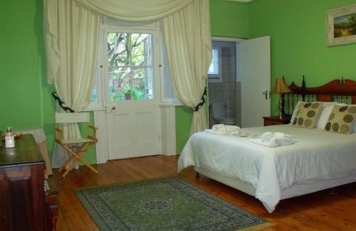 Oudtshoorn Casa | Bisibee Guest House