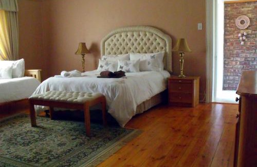 Oudtshoorn Casa | Bisibee Guest House