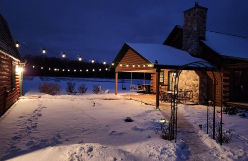 Beulah Casa | Bison Acres Close to Crystal Mt with Hot Tub
