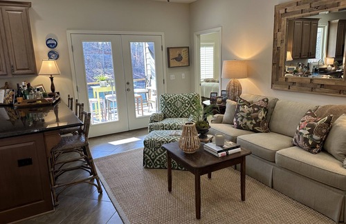 Seneca Casa | Bisquini Point at Lake Keowee