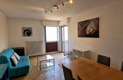 Melide Apartamento | Bissone Room