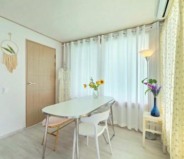 Paldal-gu Apartamento | Bitdamjip Near Hwaseong Fortress and Suwon Station