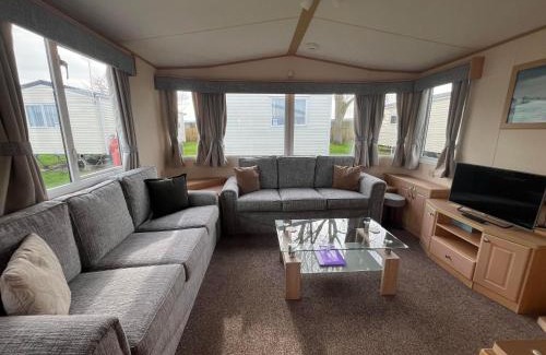 Great Yarmouth Complejo | Bittern 8, Scratby - California Cliffs, Parkdean, sleeps 8, free Wi-Fi, bed linen and towels included, pet friendly - 2 minutes from the beach!