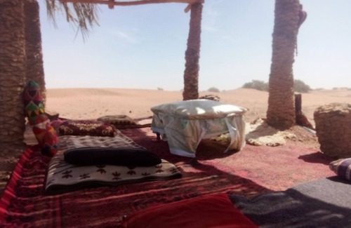 M'Hamid El Ghizlane Alquiler De RV | Bivouac Beauté du désert Camping hiking trips