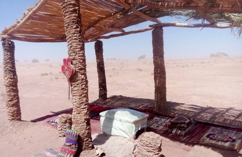 M'Hamid El Ghizlane Alquiler De RV | Bivouac Beauté du désert Camping hiking trips