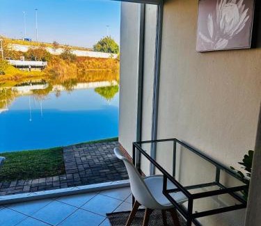 Pretoria Apartamento | BKM Lake View Retreat at Leisure Bay Estate