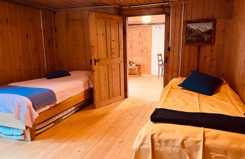 Reichenbach im Kandertal Casa | Blüemlisalp-Huus im Kiental