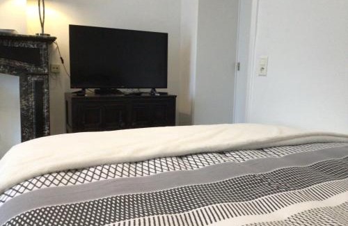 Lustin Apartamento | Black and white