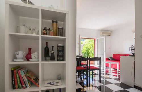 Komiza Apartamento | Black and White chill out