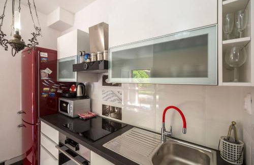 Komiza Apartamento | Black and White chill out