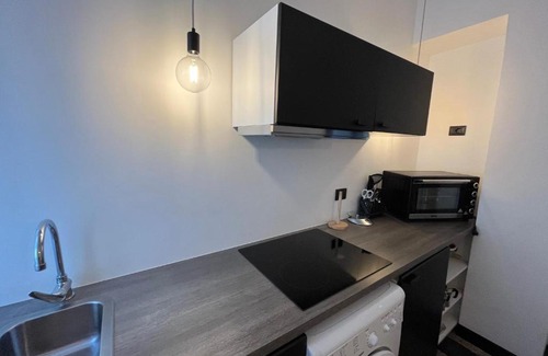 San Donato - Campidoglio Apartamento | Black and White Home