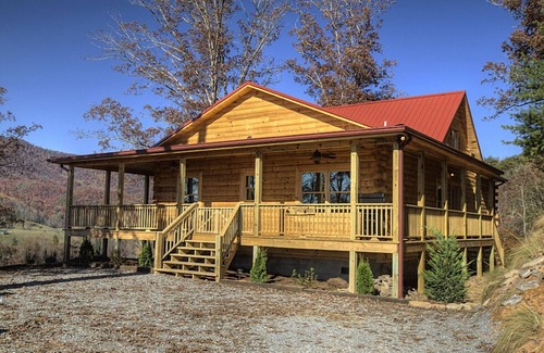 Bryson City Cabina | Negro Bear Lodge At Deep Creek estrenar cabina de Mtn Vistas, Polar Express 1 milla