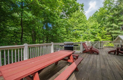 Blakeslee Casa | Black Bear Lodge: Lake Access Home w/ Community Indoor Pool