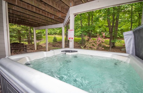 Blakeslee Casa | Black Bear Lodge: Lake Access Home w/ Community Indoor Pool