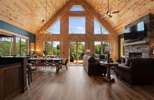 Lake Norman of Catawba Casa | Black Bear Blue Heron by AvantStay 2 Lakefront Homes Sleeps 43 Pool Dock Theater