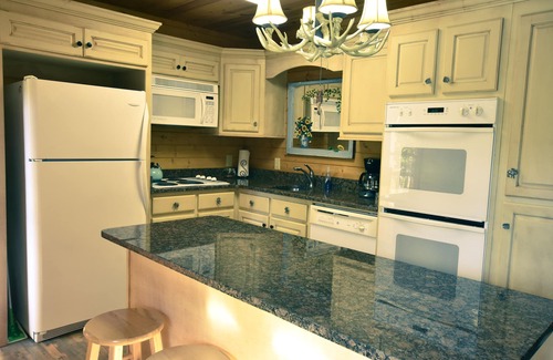 Hiawassee Casa | Black Bell Cabin - Fireplace - Mountain Top View - High Speed Internet