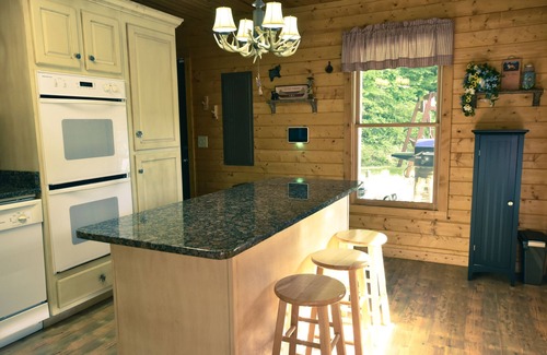 Hiawassee Casa | Black Bell Cabin - Fireplace - Mountain Top View - High Speed Internet