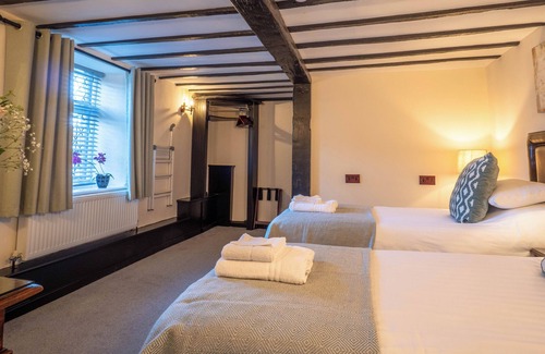 Bont Newydd Hotel | Black Boy Inn