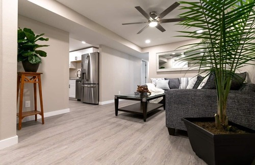 Allendale Area Casa | Black Brick Suite Sum