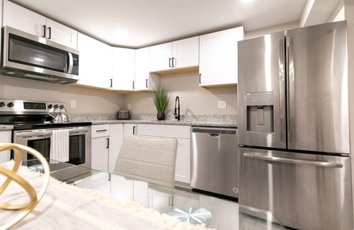 Allendale Area Casa | Black Brick Suite Sum