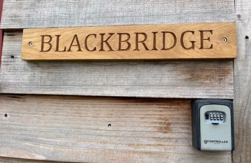 Kington Otro | Black Bridge Cabin
