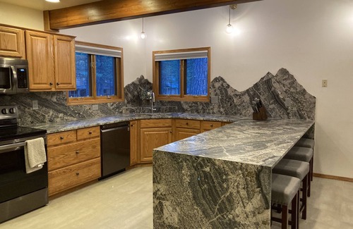 Black Butte Ranch Casa | Black Butte Style & Comfort Close to Glaze Meadow Rec Center-4 bedrooms + loft