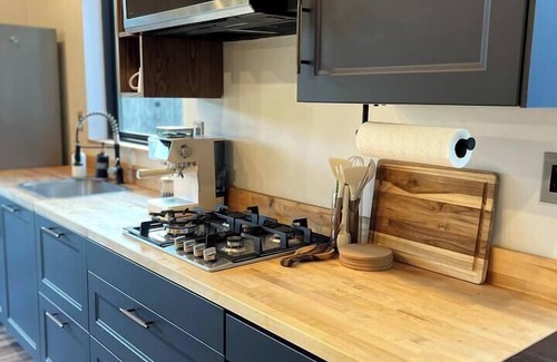 Marion Casa | Black Cabin Retreat, Black Cabin in Northwest Montana