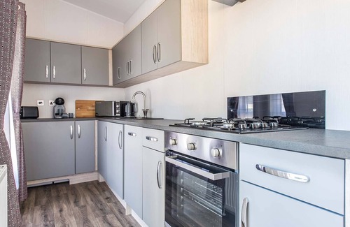 Lincoln Cabaña | Black Edition lodge - Unit 41 - a lodge that sleeps 8 guests in 3 bedrooms