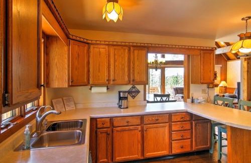 Lead Casa | Black Hills Hideaway with Wraparound Deck and Hot Tub!