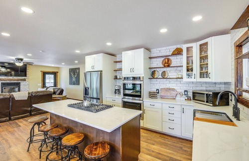 Newcastle Casa | Black Hills Vacation Lodge: New Home! Just Opened!