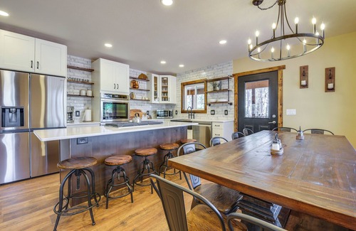 Newcastle Casa | Black Hills Vacation Lodge: New Home! Just Opened!