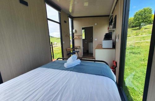 Waitoki Casa | Black Horse Cabin 4 by Tiny Away