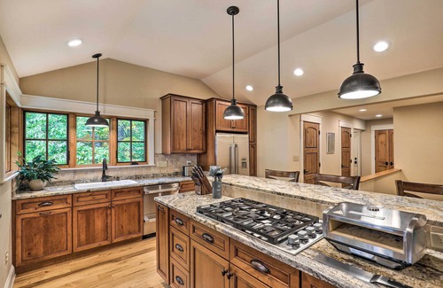 Laurel Ridge Casa | Black Mountain Lodge: Stunning Mountain Lodge near Asheville--with Breathtaking Views!
