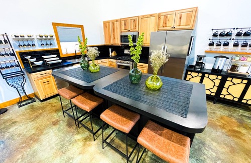 Bismarck Cabina | Black Pearl Lodge @ DeGray. Small event venue or fun family getaway!