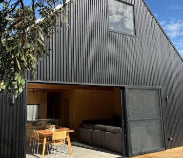 Port Campbell Casa | Black Pearl - NEW Minimal Style Scandi Beach House