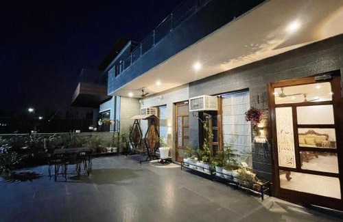 Panchkula Apartamento | Black pearl Villa panchkula sector 28