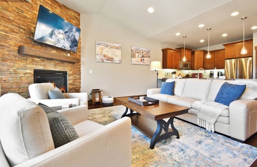 Snowbird Casa | Black Rock Ridge by Luxury Mountain