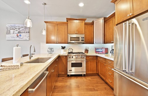Snowbird Casa | Black Rock Ridge by Luxury Mountain
