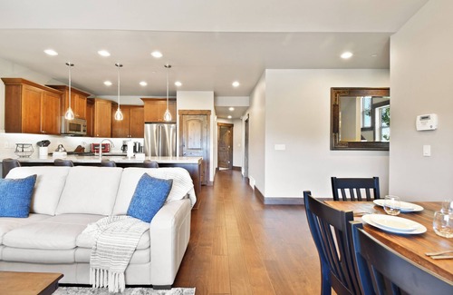 Snowbird Casa | Black Rock Ridge by Luxury Mountain