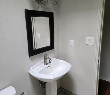 Northeast Heights Casa | Black Roof