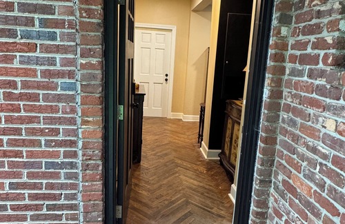 Winston - Salem Casa | Black Rose: A uniquely charming vintage 3 bedroom home