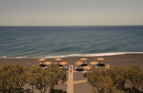 Perissa Hotel | Black Rose Beach Suites