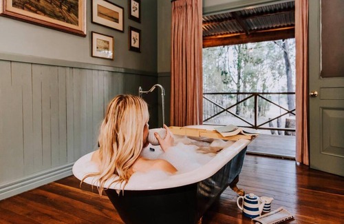 Budgee Budgee Casa | Black Springs - A Romantic Bushland Escape